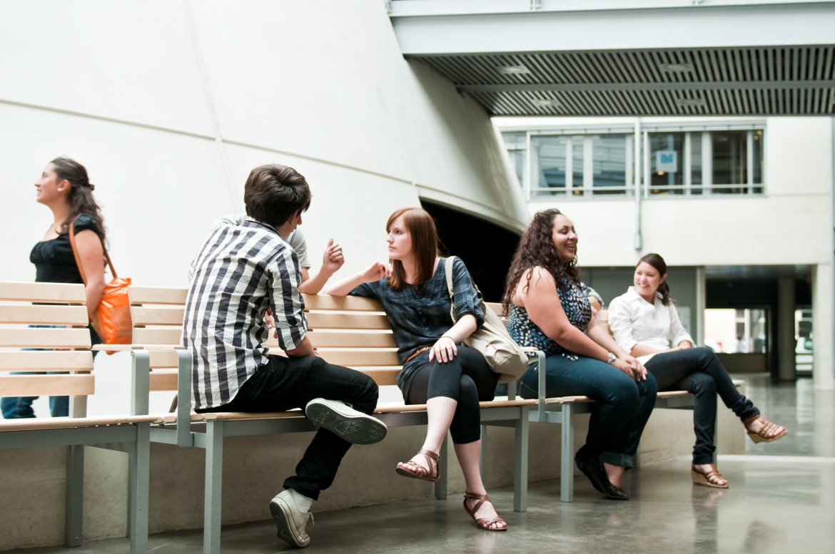 Où réviser ces cours à Paris ? Le cassetête des étudiants en période de COVID • Trendybelle